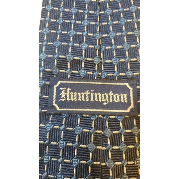Huntington Men's Tie Blue White Textured Geometric Squares Pure Silk Made U.S.A. - Picture 6 of 13